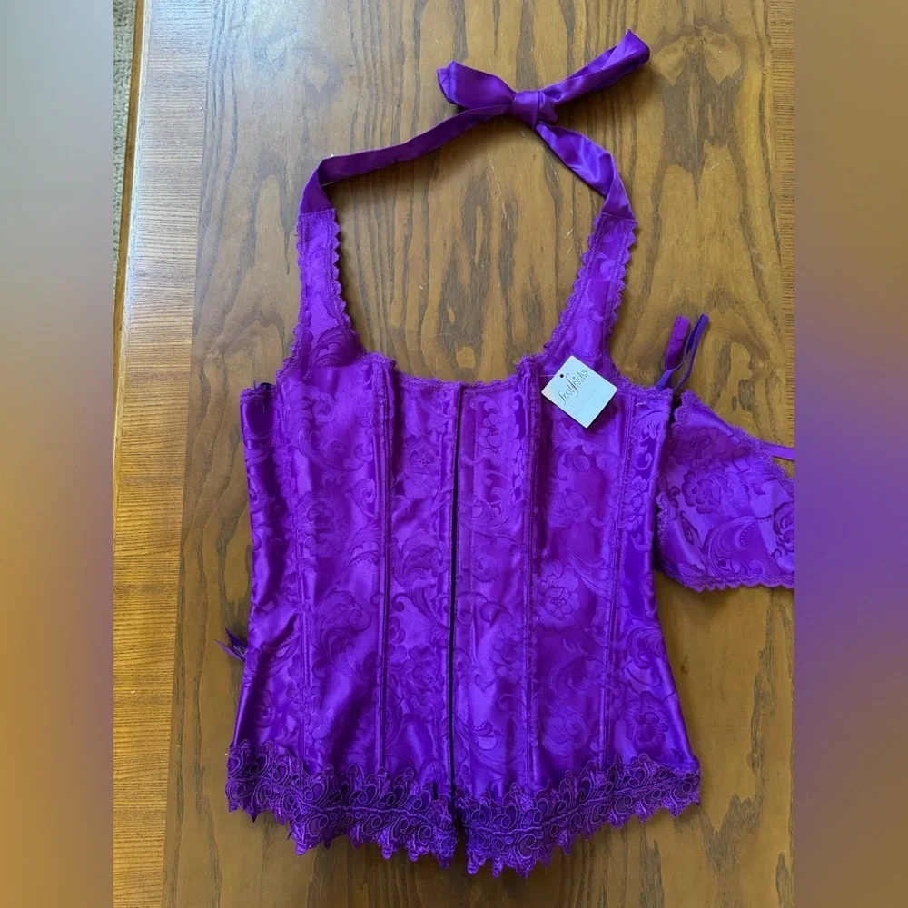 New Frederick’s of Hollywood Dream Halter Corset Sz ULT Violet Sz 36 thong L/XL